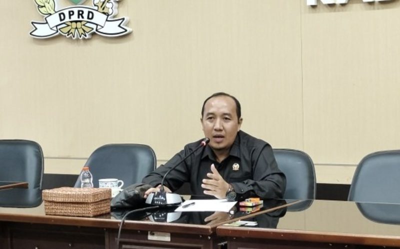 Ketua Komisi III DPRD Kabupaten Balangan, Hafis Ansyari menegaskan dukungan terhadap program pengelolaan sampah yang modern, berkelanjutan, dan bernilai ekonomis. (Foto : Istimewa)