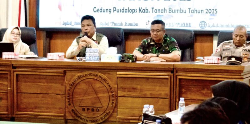 Forum Group Discussion (FGD) dalam rangka penyusunan dokumen Rencana Kontinjensi Bencana Kabupaten Tanah Bumbu Tahun 2025–2027. (Foto : Istimewa)