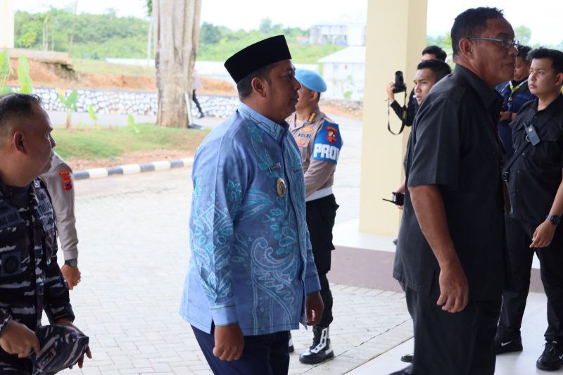 Bupati Barito Kuala (Batola) H. Bahrul Ilmi menghadiri kunjungan kerja Kepala Kepolisian Republik Indonesia (Kapolri) Jenderal Polisi Drs. Listyo Sigit Prabowo di Markas Polda Kalimantan Selatan (Foto : Istimewa)