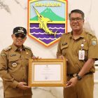 Pemerintah Kabupaten Kotabaru menerima Piagam Penghargaan Tingkat Nasional, dari Kementerian Pariwisata dan Ekonomi Kreatif (Kemenparekraf) RI. (Foto: Istimewa)