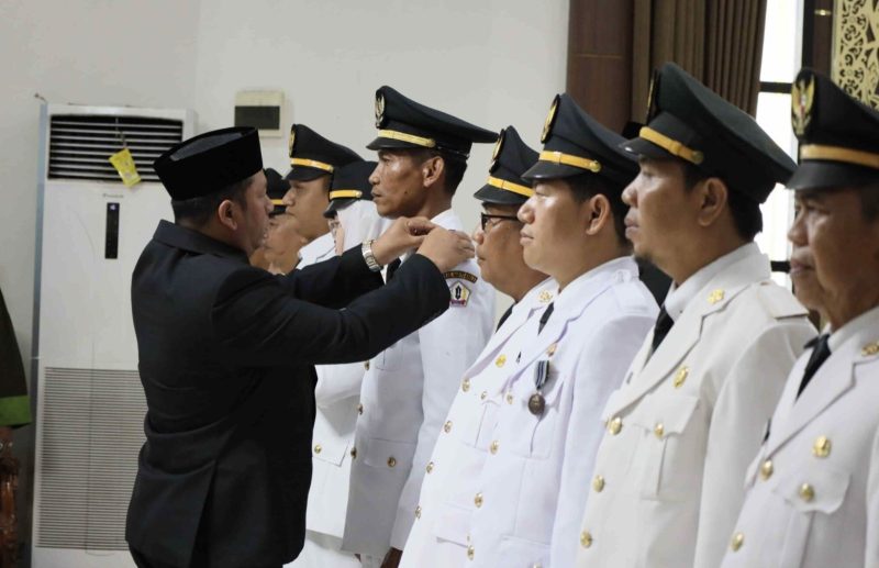 Pelantikan dan pengambilan sumpah jabatan Pejabat Administrator (Camat) dan Pejabat Struktural. (Foto: Istimewa)
