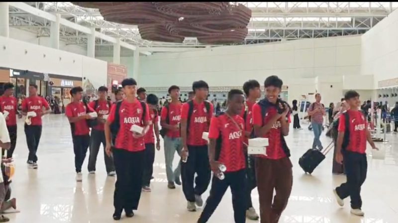 Tim Garuda United bertolak dari Bandara Internasional Syamsudin Noor, Banjarbaru, Minggu sore. (Foto: Istimewa)