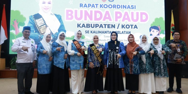 Rapat Koordinasi (Rakor) Bunda Pendidikan Anak Usia Dini (PAUD) Provinsi Kalimantan Selatan Tahun 2025 mengusung tema “Optimalisasi Peran Bunda PAUD Dalam Implementasi Wajib Belajar 1 Tahun Pra Sekolah”. (Foto: Istimewa)