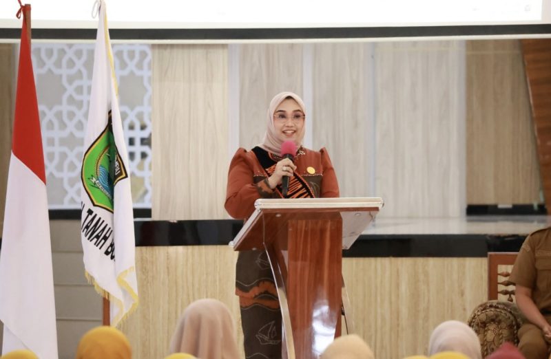 Bunda Pendidikan Anak Usia Dini (PAUD) Kabupaten Tanah Bumbu (Tanbu), Andi Irmayani Rudi Latif. (Foto: Istimewa)