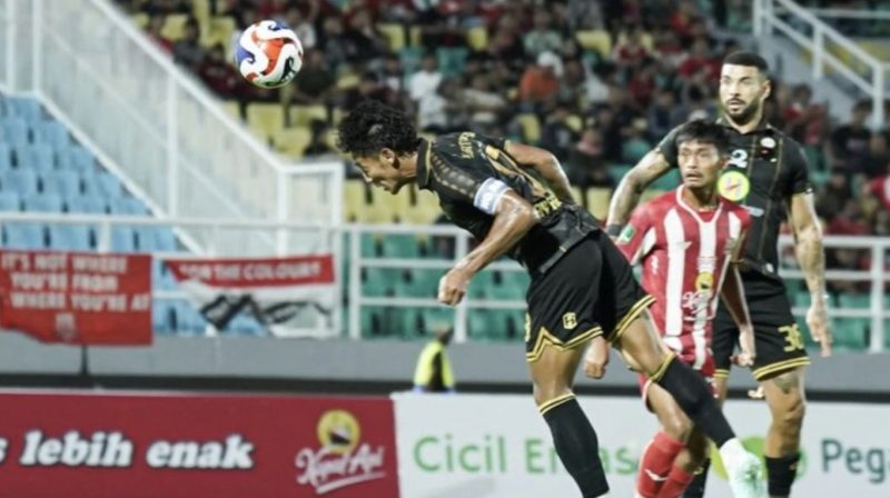 Sundulan Bayu Pradana ke gawang Deltras FC pada menit ke sembilan mengubah kedudukan menjadi 0-1. (Foto: Istimewa)