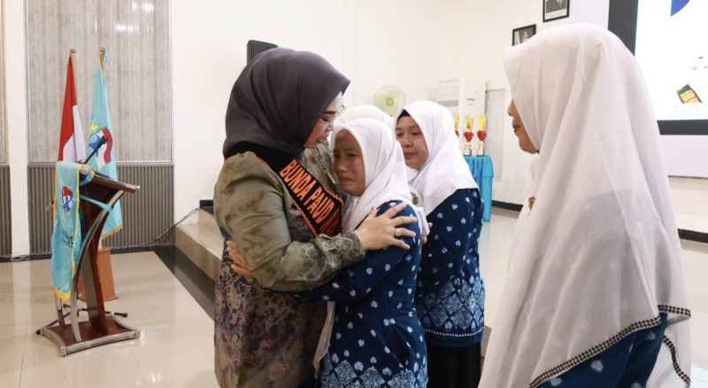 Penuh haru dan kehangatan menyelimuti Gedung PKK Simpang Empat saat pendidik PAUD berkumpul dalam peringatan HUT ke-20 dan Jambore ke-4 HIMPAUDI Kabupaten Tanah Bumbu. (Foto: Istimewa)