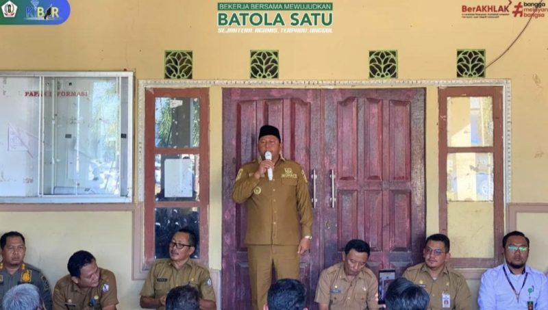 Bupati Barito Kuala, H. Bahrul Ilmi, secara langsung memimpin mediasi lanjutan sengketa kebun sawit plasma antara masyarakat dua desa dan perusahaan. (Foto: Istimewa)
