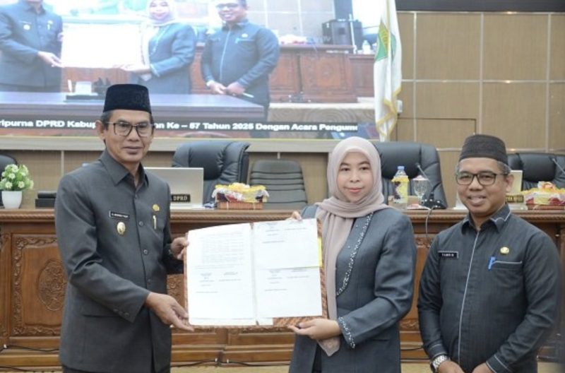 Pemerintah Kabupaten Balangan bersama DPRD Balangan melakukan persetujuan bersama terhadap enam Rancangan Peraturan Daerah (Raperda). (Foto: Istimewa)