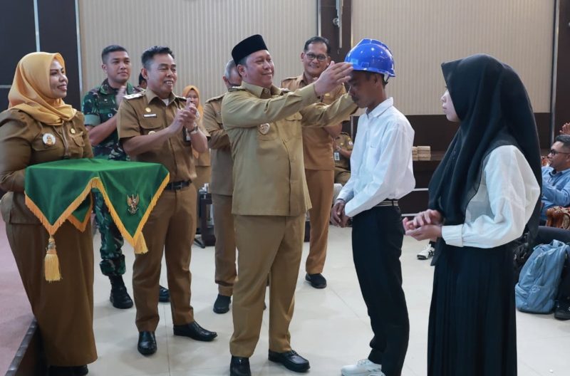 Pemerintah Kabupaten Barito Kuala melalui Dinas Tenaga Kerja dan Transmigrasi (Disnakertrans) Kabupaten Barito Kuala resmi meluncurkan Program Kartu Siap Kerja Batola. (Foto: Istimewa)