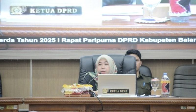Ketua DPRD Kabupaten Balangan, Hj Linda Wati menyampaikan rasa hormat dan kebanggaan kepada seluruh prajurit TNI atas dedikasi serta pengabdian mereka dalam menjaga keutuhan dan kedaulatan Negara Kesatuan Republik Indonesia (NKRI). (Foto: Istimewa)