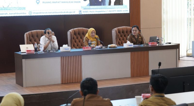 Inspektorat menyelenggarakan sosialisasi pengendalian risiko kecurangan dan anti korupsi. Kegiatan ini dibuka oleh Bupati Andi Rudi Latif melalui Sekretaris Daerah (Sekda) Yulian Herawati. (Foto: Istimewa)