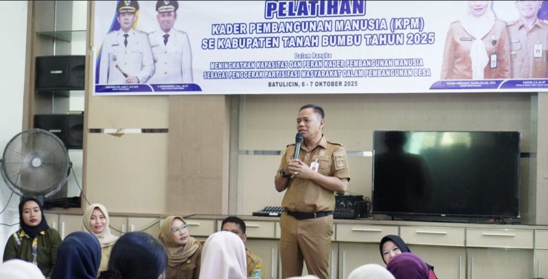 Pelatihan peningkatan kapasitas dan peran Kader Pemberdayaan Masyarakat (KPM) serta Kader Posyandu. Kegiatan ini dilaksanakan di Aula Kantor Dinas PMD Tanah Bumbu, di Gunung Tinggi, Batulicin. (Foto: Istimewa)