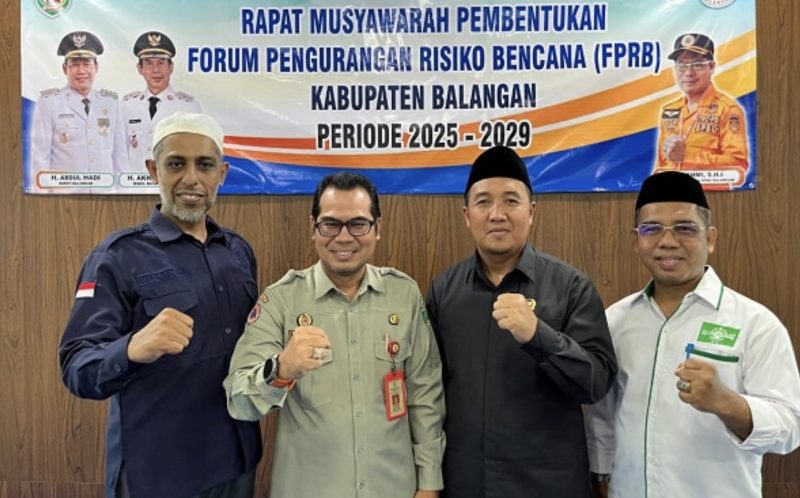 Sekretaris DPRD Balangan, H Tamrin (paling kanan) bersama Kalak BPBD H Rahmi, Ketua Komisi III DPRD Hafis Ansyari dan Wakil Ketua Baznas, Habib Sadiq. (Foto: Istimewa)