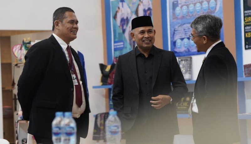 Wakil Bupati H. Bahsanuddin bersama Wakil Ketua Umum Dekranasda Hj. Fitriana Bahsanuddin promosikan potensi daerah dan produk unggulan pada ajang Trade Expo Indonesia (TEI) 2025. (Foto: Istimewa)