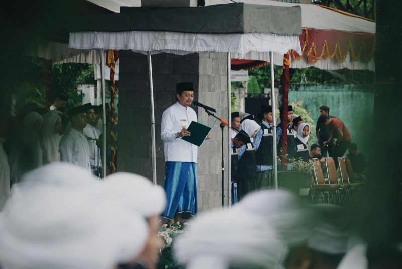 Wakil Gubernur Kalimantan Selatan H. Hasnuryadi Sulaiman memimpin apel Peringatan Hari Santri Nasional ke-10 tingkat Provinsi Kalimantan Selatan. (Foto: Istimewa)