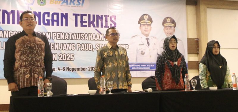 Dinas Pendidikan Kabupaten Tanah Buumbu menggelar Pelatihan Bendahara Bantuan Operasional Satuan Pendidikan (BOSP) Jenjang SMP Negeri dan Swasta Tahun 2025. (Foto: Istimewa)