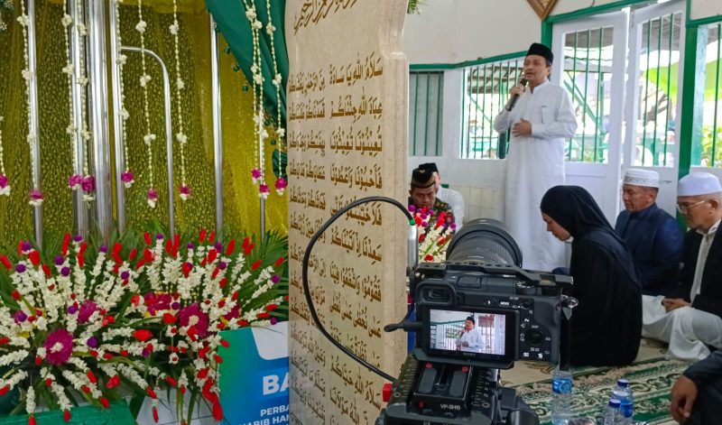 Wakil Gubernur Kalimantan Selatan, H Hasnuryadi Sulaiman, turut hadir pada haul ke-79 Habib Hamid bin Abbas Bahasym atau yang dikenal sebagai Habib Basirih. (Foto: Istimewa)