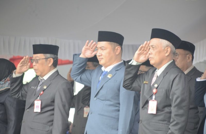 upacara peringatan Hari Pahlawan yang digelar di halaman Kantor Bupati Balangan. (Foto: Istimewa)