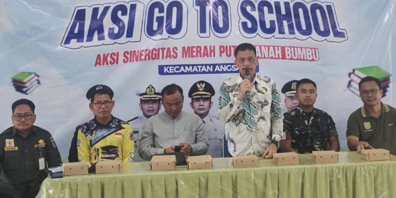 Pemerintah Kabupaten Tanah Bumbu bekerja sama dengan Kodim 1022/Tnb, Polres Tanah Bumbu, dan KPU Tanah Bumbu menggelar kegiatan Aksi Go To School sebagai bagian dari rangkaian Aksi Sinergitas Merah Putih. (Foto: Istimewa)