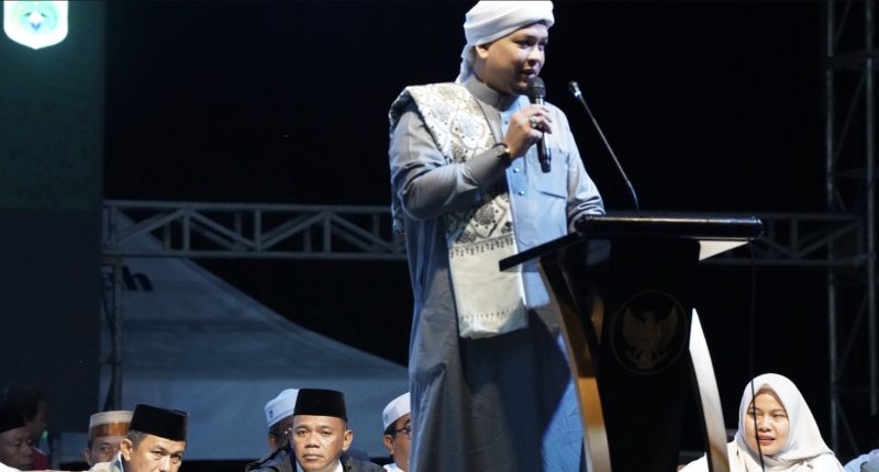 Pemerintah Kabupaten Tanah Bumbu (Pemkab Tanbu) menggelar Aksi Sinergitas Merah Putih yang dirangkai dengan Tabligh Akbar bersama Ustadz Abdul Basith Bin Sholeh Banajir. (Foto: Istimewa)