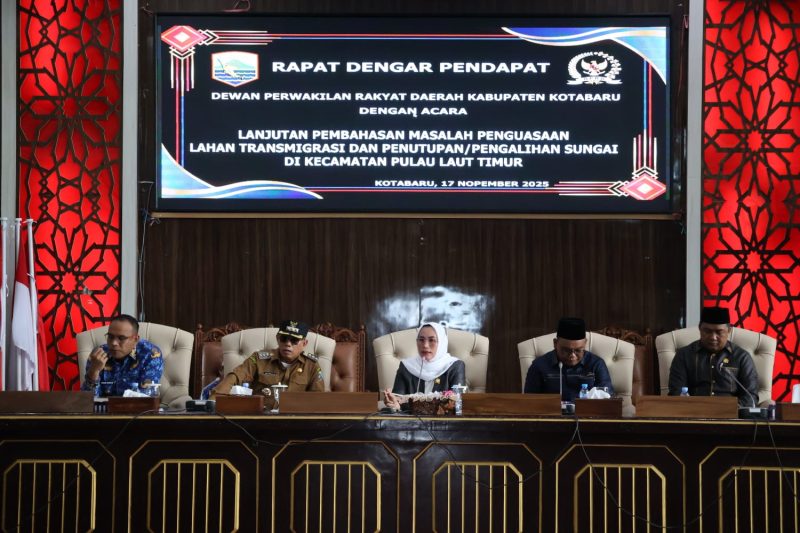 Pemerintah Kabupaten Kotabaru bersama DPRD Kotabaru menggelar rapat mediasi yang melibatkan unsur legislatif, eksekutif, instansi teknis, serta perwakilan masyarakat Pulau Laut Timur. (Foto: Istimewa)