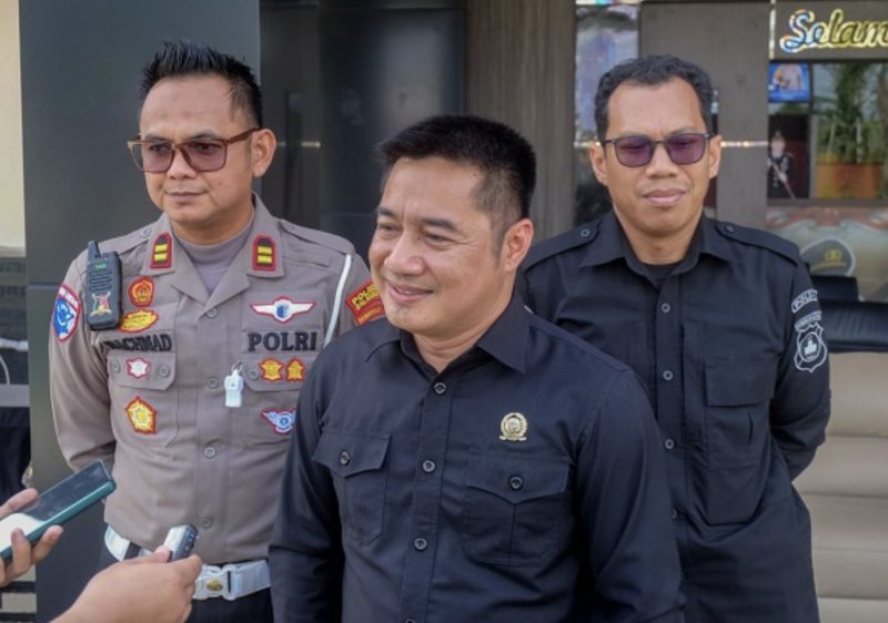 Anggota DPRD Balangan, Fathurahman, memberikan imbauan tegas kepada masyarakat terkait pentingnya kedisiplinan berlalu lintas. (Foto: Istimewa)