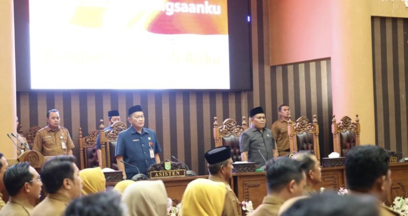Rapat Paripurna dipimpin Wakil Ketua DPRD H.Hasanudin yang berlangsung di Gedung DPRD Tanah Bumbu dengan agenda jawaban resmi atas pandangan umum fraksi-fraksi DPRD terhadap Rancangan Anggaran Pendapatan dan Belanja Daerah (RAPBD) Tahun Anggaran 2026. (Foto: Istimewa)