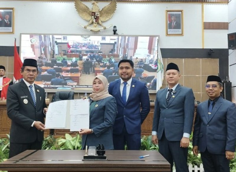 Pemerintah Kabupaten Balangan bersama Dewan Perwakilan Rakyat Daerah menetapkan 26 Rancangan Peraturan Daerah (Raperda). (Foto: Istimewa)