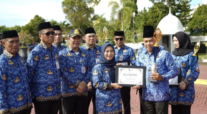 Apel Gabungan Peringatan Hari Ulang Tahun ke-54 Korps Pegawai Republik Indonesia (KORPRI) yang digelar di halaman Kantor Bupati. (Foto: Istimewa)