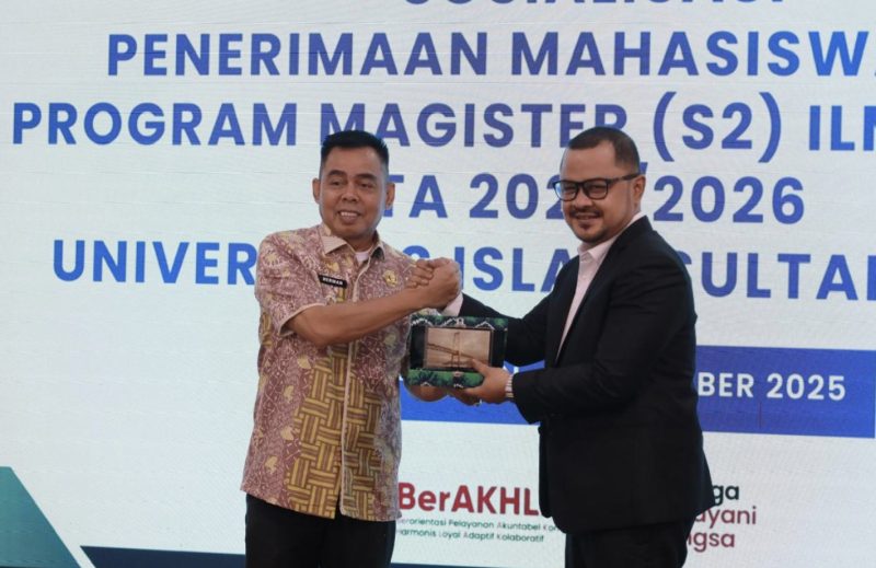 Wakil Bupati (Wabup) Barito Kuala (Batola), Herman Susilo, menghadiri sekaligus memberikan sambutan pada acara Sosialisasi Penerimaan Mahasiswa Baru Program Magister (S2) Ilmu Hukum Tahun Ajaran (TA) 2025–2026 Universitas Islam Sultan Agung (UNISSULA).  (Foto: Istimewa)