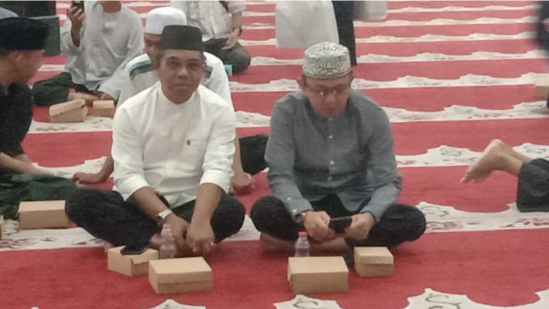 Sekretaris Dewan (Sekwan) DPRD Balangan, H. Tamrin menghadiri Balangan Bermunajat di Masjid Al-Akbar. (Foto: Istimewa)