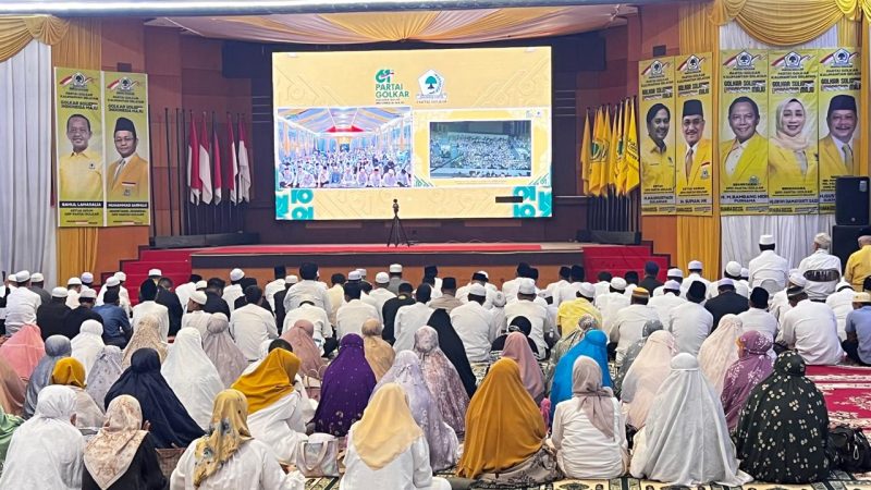 Puncak HUT ke-61 Partai Golkar yang dilaksanakan di DPD Partai Golkar Kalsel menyaksikan live zoom bersama DPP Partai Golkar. (Foto: wasaka.id)