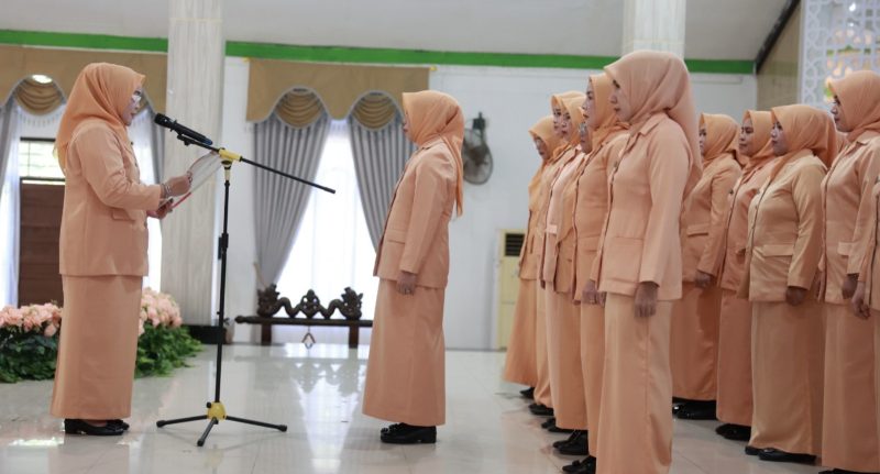 Ketua dan Pengurus Dharma Wanita Persatuan (DWP) Kabupaten Tanah Bumbu Masa Bakti 2024-2029 resmi dikukuhkan. (Foto: Istimewa)