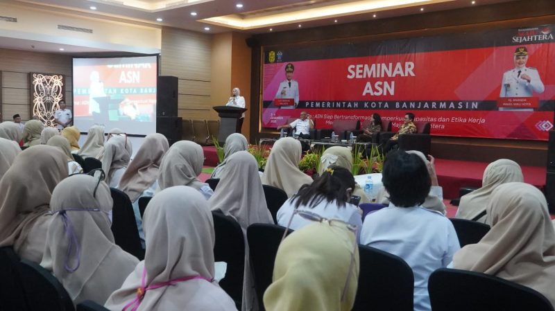 Wujudkan ASN yang siap bertransformasi pada kapasitas dan etika kerja menuju pemerintahan yang maju dan sejahtera, Badan Kepegawaian Daerah, Pendidikan dan Pelatihan (BKD Diklat) Kota Banjarmasin menggelar Seminar ASN di lingkungan Pemerintah Kota Banjarmasin. (Foto: Istimewa)