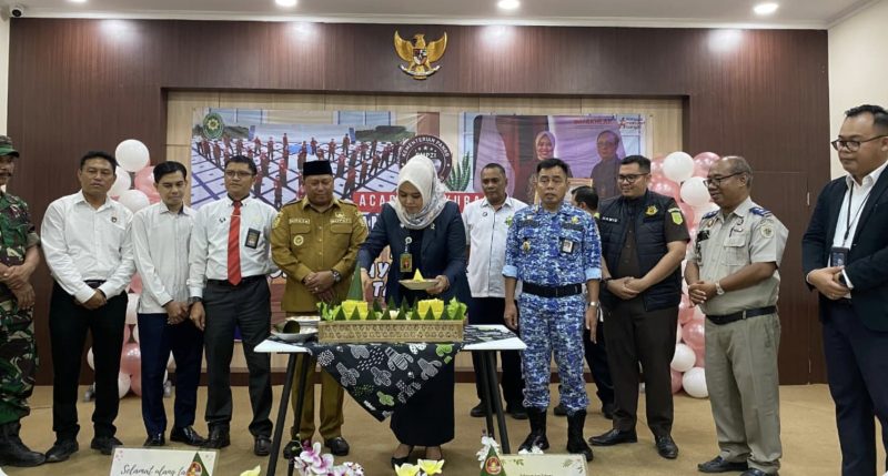 Bupati Barito Kuala H. Bahrul Ilmi bersama Wakil Bupati Barito Kuala Herman Susilo menghadiri acara syukuran atas diraihnya predikat Wilayah Bebas dari Korupsi (WBK) Tahun 2025 oleh Pengadilan Negeri Marabahan Kelas II. (Foto: Istimewa)
