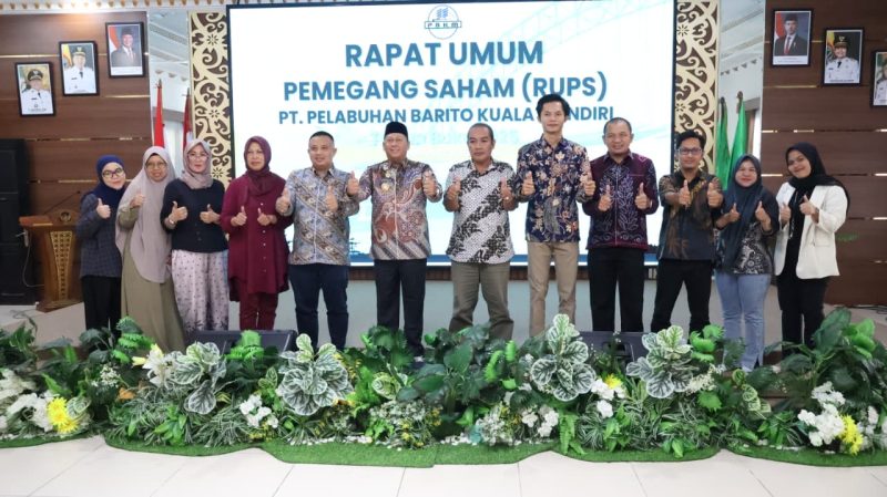 Bupati Barito Kuala, H. Bahrul Ilmi, menghadiri Rapat Umum Pemegang Saham (RUPS) PT Pelabuhan Barito Kuala Mandiri (PBKM) Tahun Buku 2025. (Foto: Istimewa)