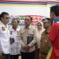 Komisi II dan III DPRD Kabupaten Kotabaru bersama Dinas Koperasi, Perindustrian dan Perdagangan (Diskoperindag) melakukan inspeksi mendadak (sidak) terkait kelangkaan susu UHT putih. (Foto: Istimewa)