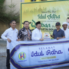 Hasnur Group kembali menyerahkan bantuan hewan kurban berupa satu ekor sapi kepada DPD Partai Golkar Kalimantan Selatan. (Foto:Istimewa)