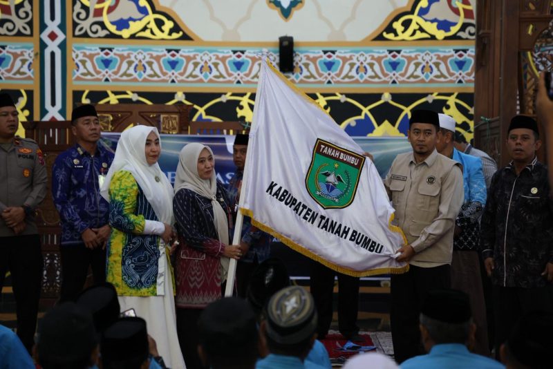 Pelepas sebanyak 239 Jemaah Calon Haji asal Tanah Bumbu yang tergabung dalam kloter 13 dan 18. (Foto: Istimewa)