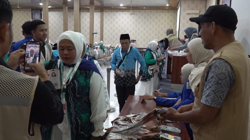 Rombongan asal Kabupaten Kotabaru tiba di asrama sekitar pukul 19.30 WITA setelah menempuh perjalanan kurang lebih 10 jam dari Kotabaru. (Foto: Istimewa)