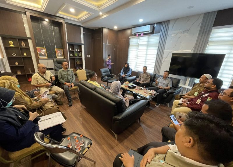 Wakil Ketua II DPRD Kabupaten Balangan, Saiful Arif menggelar koordinasi bersama lintas sektor terkait penanganan ODGJ di Kabupaten Balangan. (Foto: Istimewa)