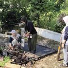 Jajaran Sekretariat Dewan Perwakilan Rakyat Daerah (DPRD) Kabupaten Balangan, melalui kegiatan rutin Jumat Bersih yang dilaksanakan di kawasan perkantoran. (Foto: Istimewa)