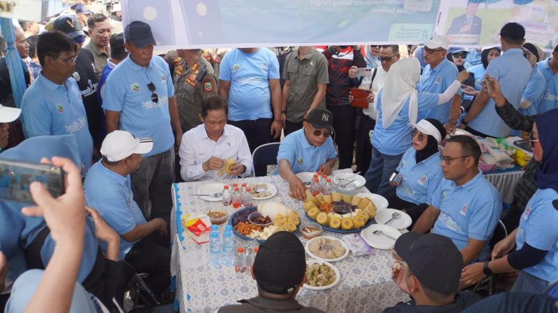 Bupati Muhammad Rusli, S. Sos bersama Jajaran Pemerintah Daerah Kabupaten Kotabaru menyambut Kedatangan Wakil Menteri Koordintaor (Wamenko) Bidang Pangan RI, Dr. Hanif Faisol Nurofiq. (Foto: Istimewa)