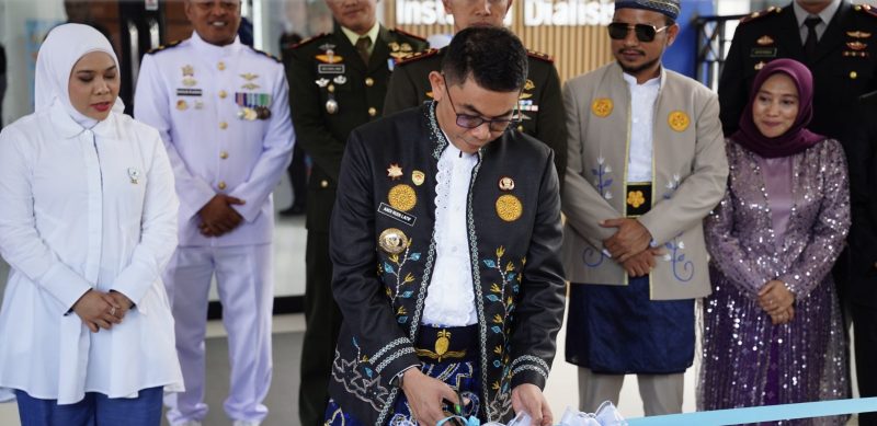 Bupati Tanah Bumbu, Andi Rudi Latif meresmikan Gedung Dialisis di RSUD dr. H. Andi Abdurrahman Noor. (Foto: Istimewa)