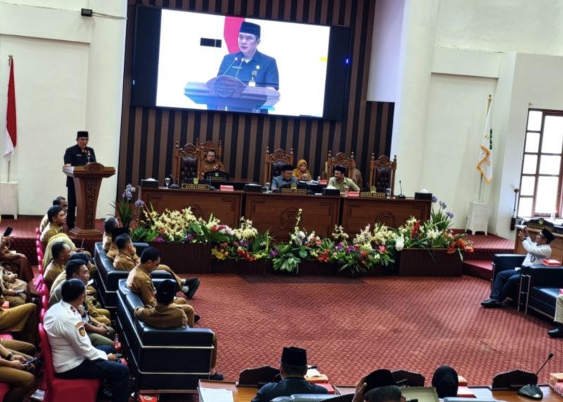 Rapat paripurna penyampaikan Rancangan Peraturan Daerah (Raperda) tentang Perubahan atas Peraturan Daerah Nomor 11 Tahun 2018 tentang Badan Permusyawaratan Desa (BPD). (Foto: Istimewa)