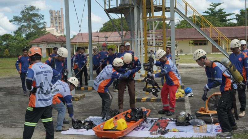 Pelatihan berbasis kompetensi penyelamatan di ruang terbatas yang berlangsung di l-Shelter Indocement Tarjun. (Foto: Istimewa)