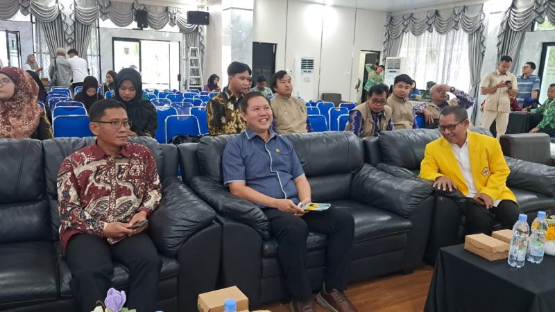 Wakil Ketua II DPRD Balangan, Saiful Arif (tengah), mengapresiasi langkah ULM membuka Program Studi di Luar Kampus Utama (PSDKU) Banua Anam Kabupaten Balangan. (Foto: Istimewa)
