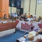 DPRD Kotabaru mengadakan rapat dengar pendapat (RDP) yang di pimpin Ketua DPRD Suwanti. (Foto: Istimewa)