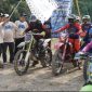Para rider dari berbagai daerah di Kalsel dan Kalteng  mengikuti event Trabas Explore Pulau Laut 2026 dalam rangkaian peringatan Hari Bhayangkara ke-80 resmi dilepas oleh Wakil Bupati Kotabaru Syairi Mukhlis. (Foto: Istimewa)