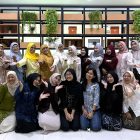 Hari Kebaya Nasional 2026, Srikandi PLN Indonesia Power UBP Barito turut menyemarakkan momentum tersebut dengan mengenakan kebaya. (Foto: Istimewa)